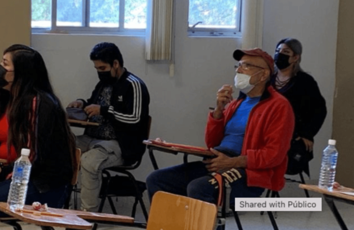 Abuelito en examen de admisión