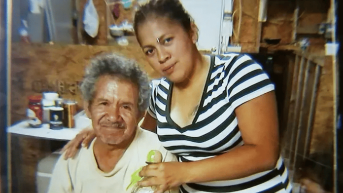 Hombre de 71 años muere atacado por perros