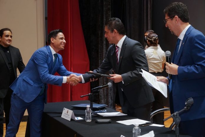 Protestan nuevos integrantes del H. consejo universitario