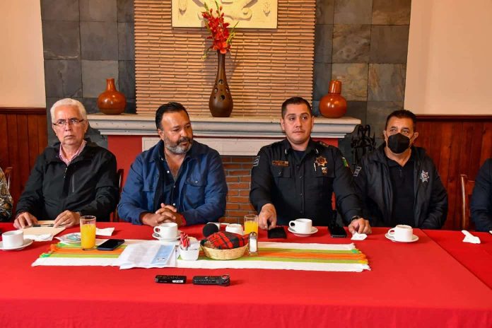Presenta Julio Arreola al nuevo director de la Policía de Pátzcuaro