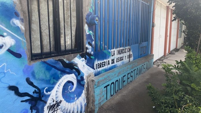 Problemas de hermanos, ocasionaron que el esfuerzo de su difunta madre se derrumbara en la librería “La inundación”