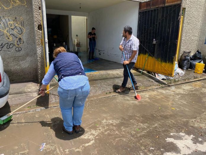 ¡Pues ya que! Cuídanos resignados se preparan para inundaciones