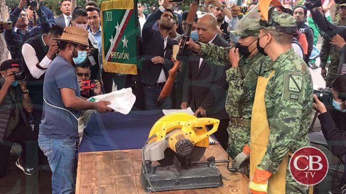 ¿Quieres dinero?, entrega tu arma a la milicia