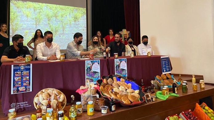 Difunde SECTUR la feria frutícola de Jeráhuaro