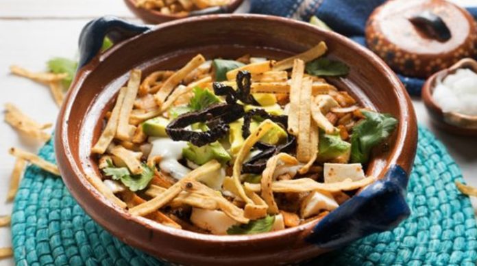 Sopa tarasca, el platillo de los purépechas que ha conquistado al mundo