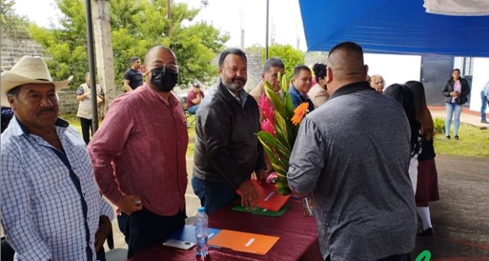 El presidente municipal de Pátzcuaro, Julio Alberto Arreola Vázquez, presente en el fin de cursos de la generación e hizo entrega de diplomas a la generación 2019-2022
