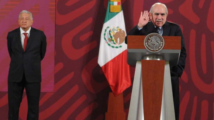 Analistas ven como cortina de humo anuncio sobre la investigación de la UIF a Peña Nieto