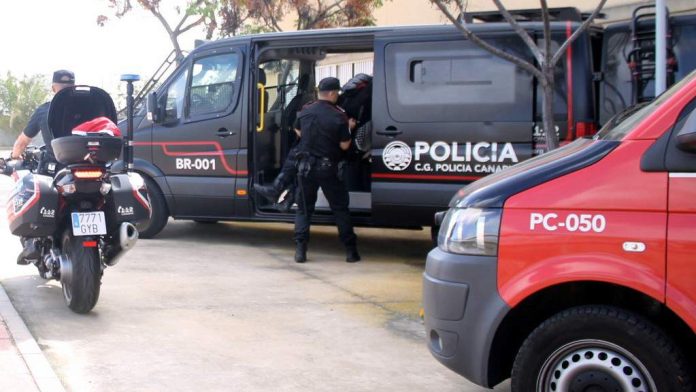 Hombres se hacen pasar por policías para robarle a los narcos