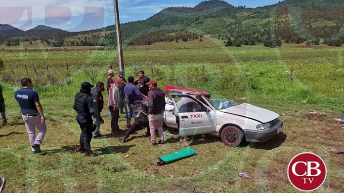 Se matan cuatro al chocar tráiler y taxi en San Juan