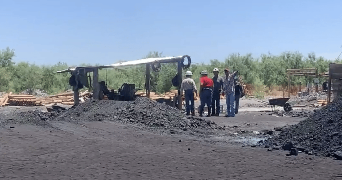 Sube nivel del agua en mina de Sabinas continúan atrapados 10 trabajadores