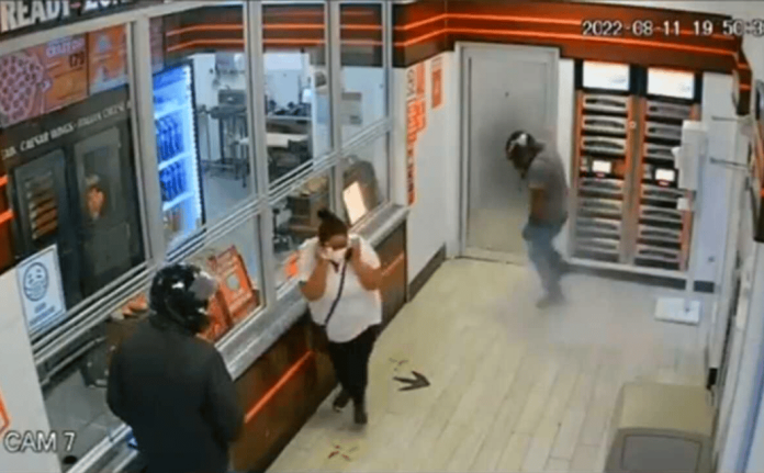 Video: momento exacto del ataque armado a pizzería en Ciudad Juárez