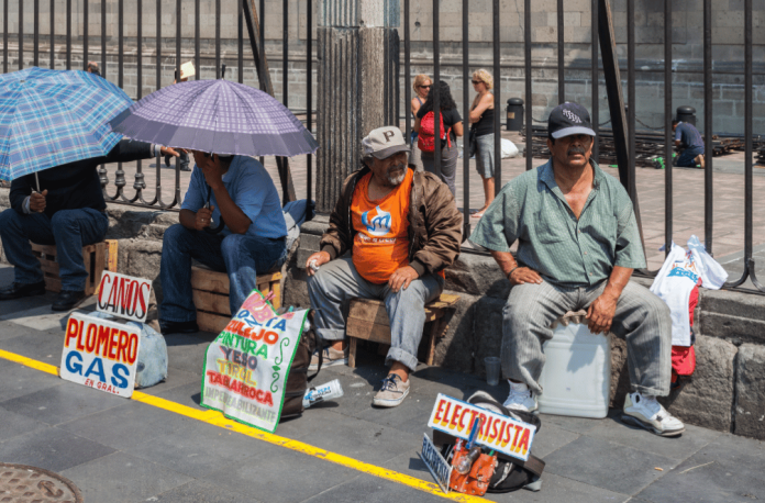 Tasa de desempleo en México cayó a 3.2 %
