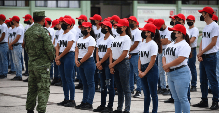 Morena presenta iniciativa para que servicio militar sea obligatorio para mujeres