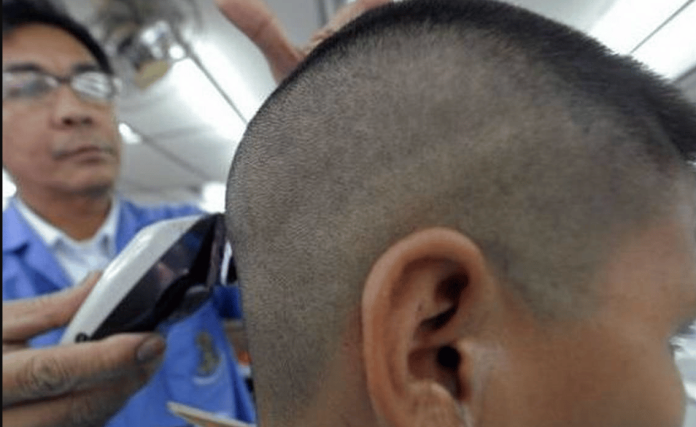 Ya no pueden prohibir cabello largo o pintado en las escuelas