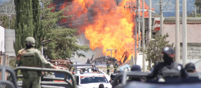 Reportan fuerte explosión en ducto de Pemex en Amozoc, Puebla