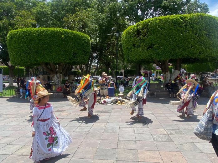 ¡Como Morelia no hay dos! El folclore inundó este día el Centro