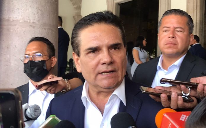 A mi me invitaron, voy a donde me inviten: Silvano Aureoles