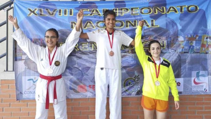 Moreliana gana plata en Campeonato Nacional de Karate Puerto Vallarta 2022