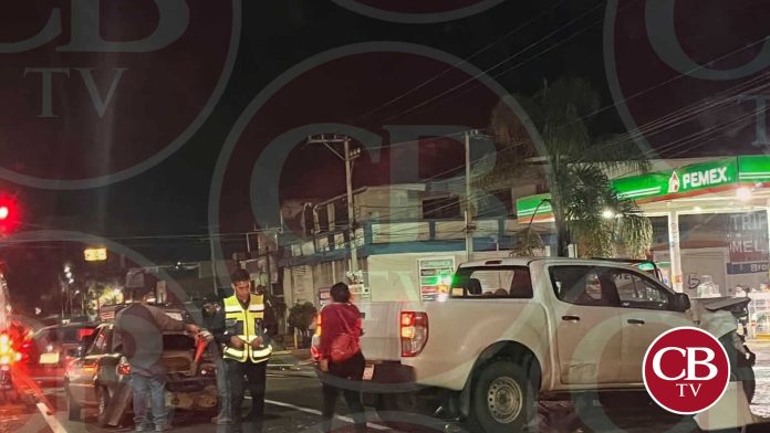 ¡Ya no llegaron a clase! Chocan tres autos en el libramiento de Morelia