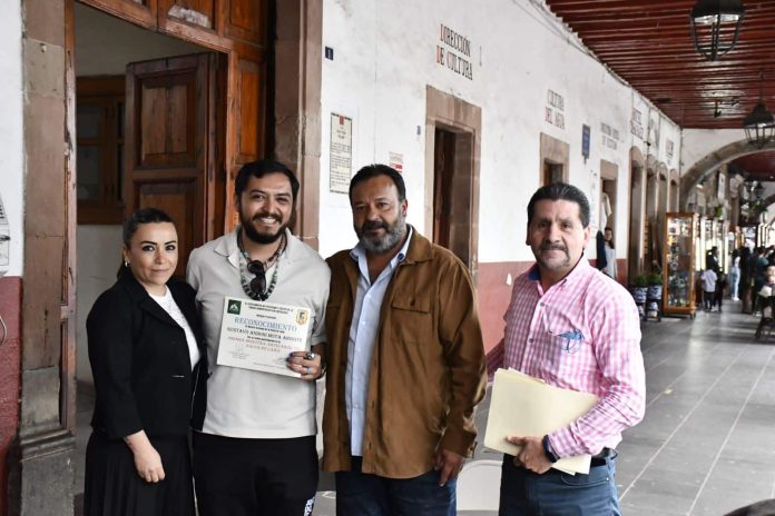 Con éxito clausura, Julio Arreola, la Primera Muestra Artesanal de Pasta de Caña en Pátzcuaro
