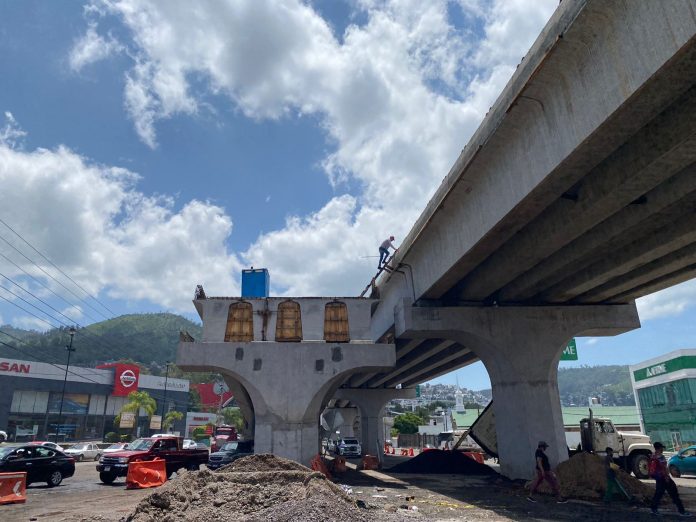 ¡Siempre no! No se abrió puente elevado de Mil Cumbres