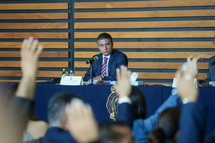 H. CONSEJO UNIVERSITARIO APRUEBA REDISEÑO CURRICULAR DE LA LICENCIATURA EN MEDICINA