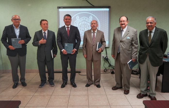 Raúl Cárdenas presenta informe de actividades ante la comisión de rectoría
