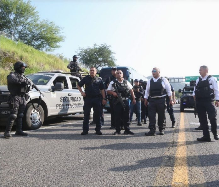 SSP brindó apoyo para traslado de 154 detenidos al Centro Penitenciario de Apatzingán