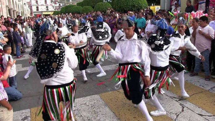 No solo es la Danza de los Viejitos ¿conoces la Danza del Paloteo?