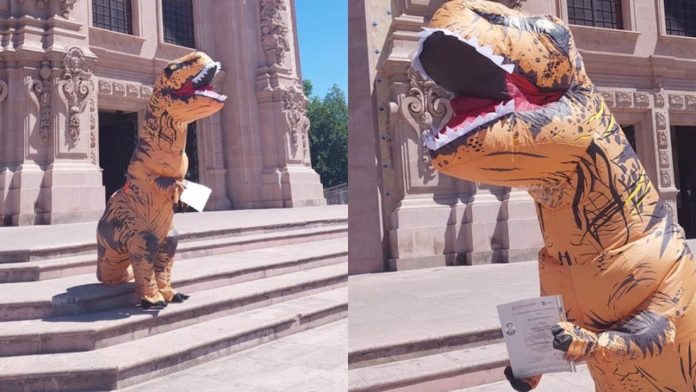 DINOSAURIO INGENIERO