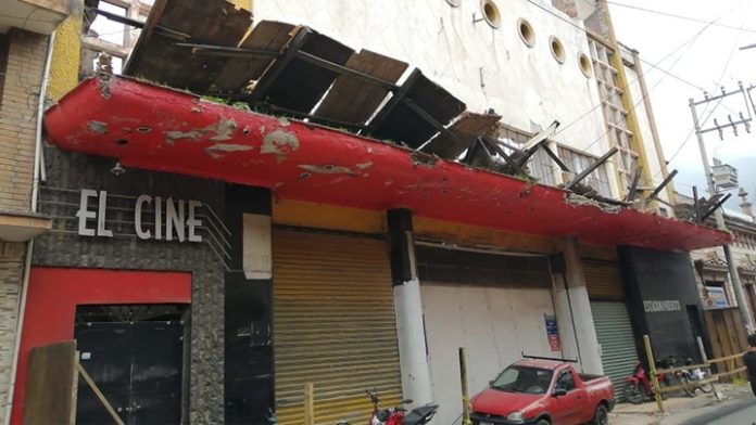 Se apaga el cine en Zitácuaro; sin importarles, les derrumban su legado