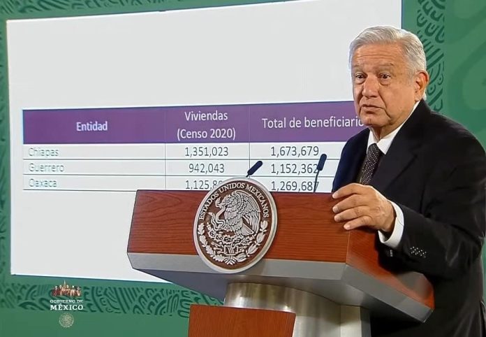 AMLO revela que pensó comprar el 51% de las acciones del banco Banamex