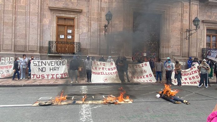 Ni en vacaciones nos dejan en paz