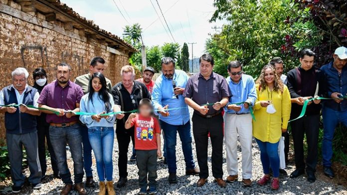 Entrega Julio Arreola obras por más 4 millones 400 mil Pesos en colonias de la ciudad
