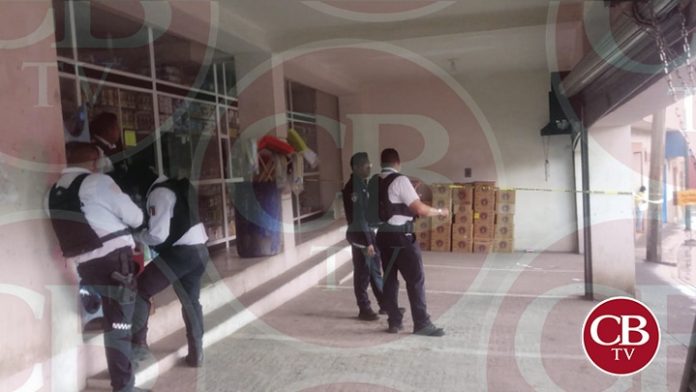 Balean a un hombre en una tienda de San Juanito Itzícuaro