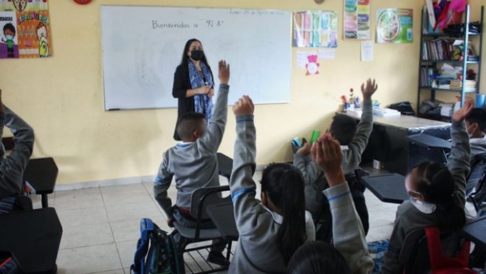 Arrancan clases presenciales 247 escuelas de educación básica en Tarímbaro