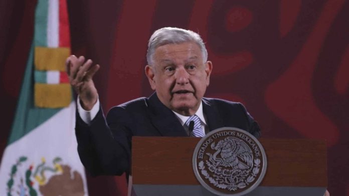 AMLO pide que Karam Murillo diga “quién le dio la orden” de construir verdad histórica