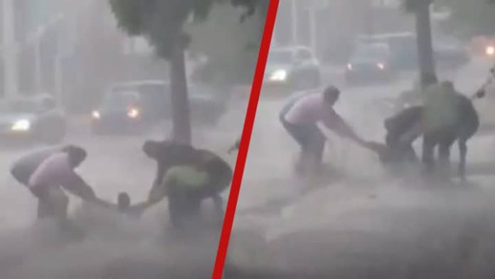 Por mal alcantarillado, hombre casi pierde la vida en Morelia