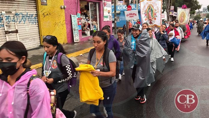 Peregrinación de mujeres parte de Morelia a la CDMX