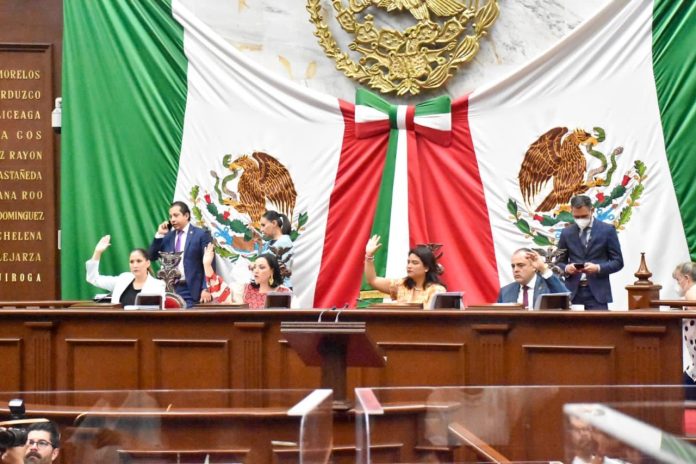 Lanza 75 Legislatura Convocatoria para entrega de la Presea Constitución de 1814