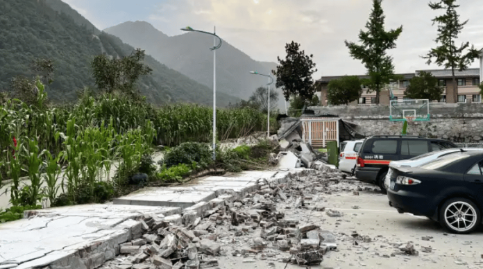 Fuerte terremoto en China que deja 21 muertos
