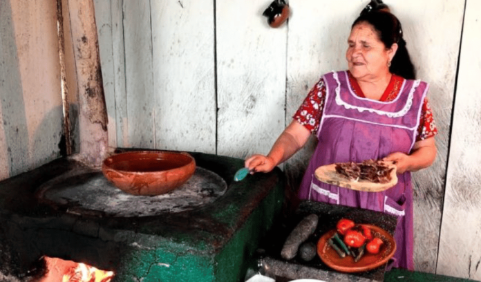 Canal de Doña Ángela supera en vistas en YouTube