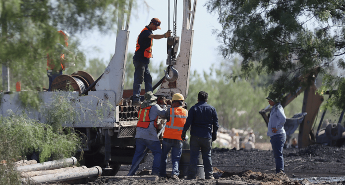 Se entregará 4.7 millones de pesos a las familias de mineros atrapados en Coahuila