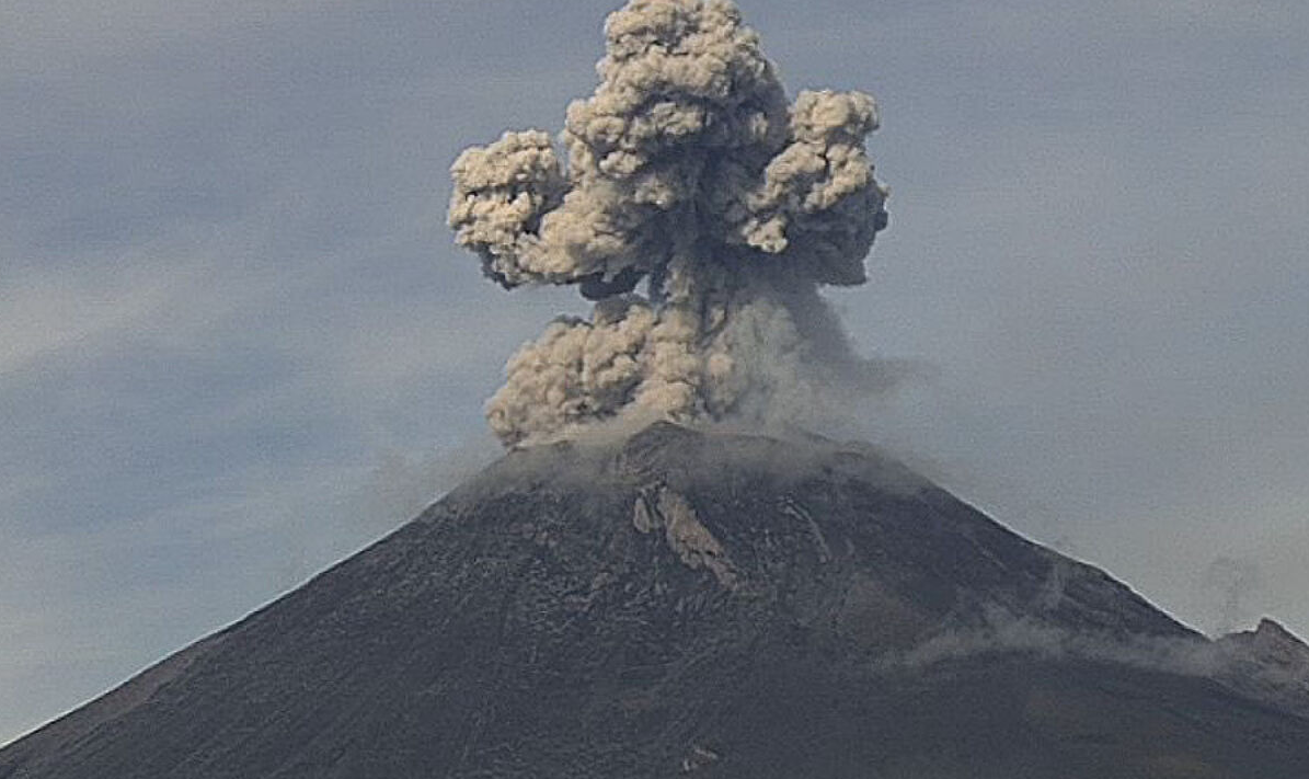 Emiten alerta por caída de ceniza del volcán Popocatépetl Emiten alerta por caída de ceniza del volcán Popocatépetl