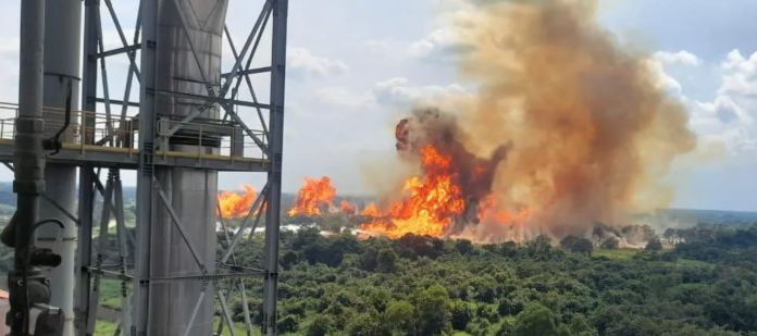 Explota ducto de gas en Huimanguillo, Tabasco