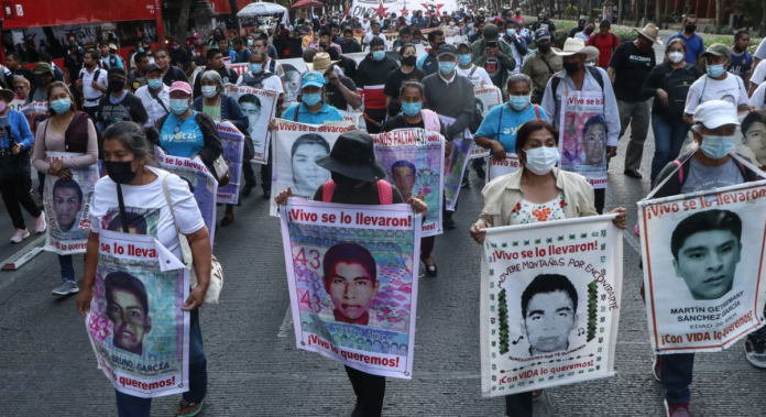Caso Ayotzinapa: Denuncian a juez por liberar a 120 acusados