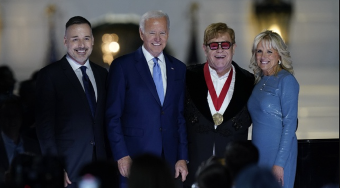 Joe Biden reciben a Elton John para una velada en la Casa Blanca