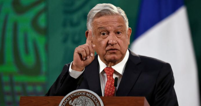 AMLO: reclama a juez por liberar a 120 personas vinculadas al caso Ayotzinapa