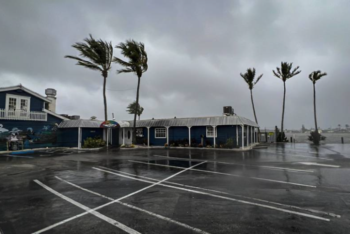 Huracán Ian: 1.8 millones de personas se quedan sin luz en Florida