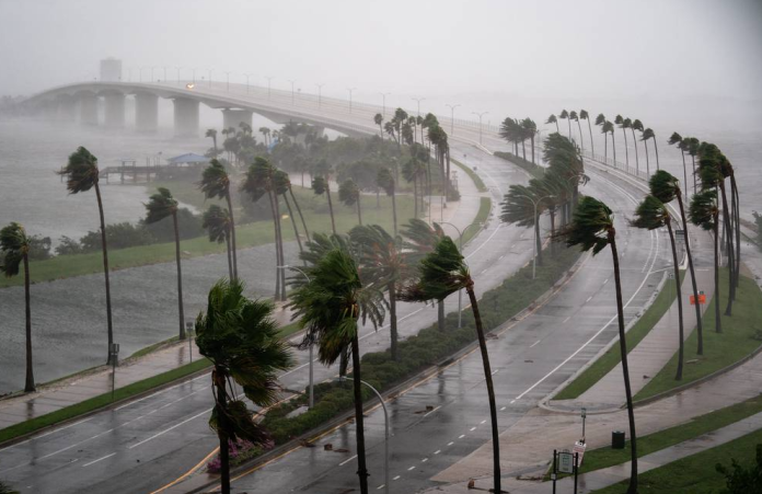 Miles de atrapados y más de 2.5 millones sin energía en Florida